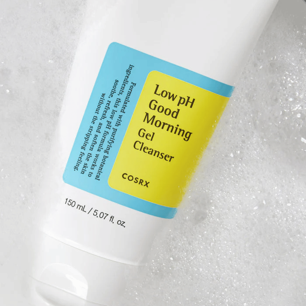 COSRX Low pH Good Morning Gel Cleanser 150ml – mild facial cleanser with low pH for sensitive skin, shown with foam.