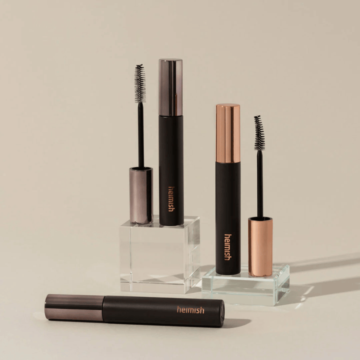 Heimish Dailism Smudge Stop Mascara with visible brushes showing the difference between volume and curling brushes.