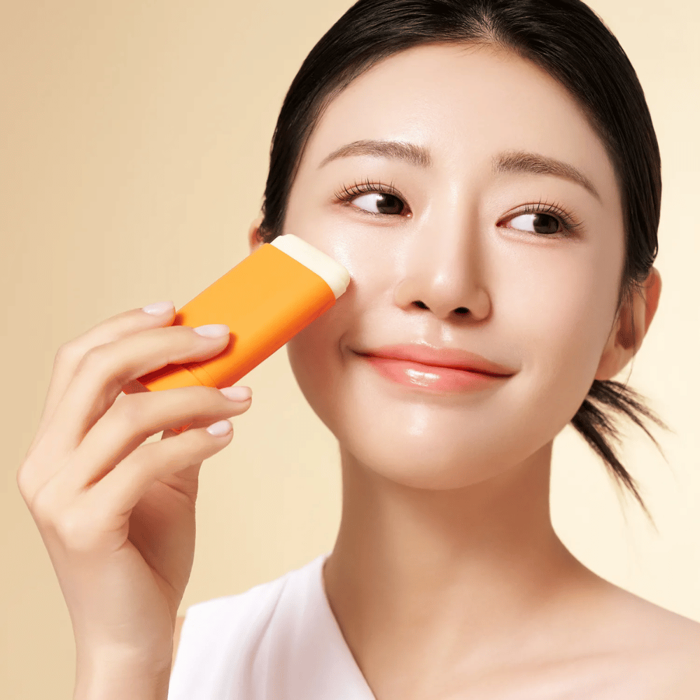 Purito Daily Soft Touch Sunscreen Stick is easy to apply directly onto the skin – without mess or white residue. It is perfect for sensitive skin and provides a silky sun protection with SPF50+ PA++++.