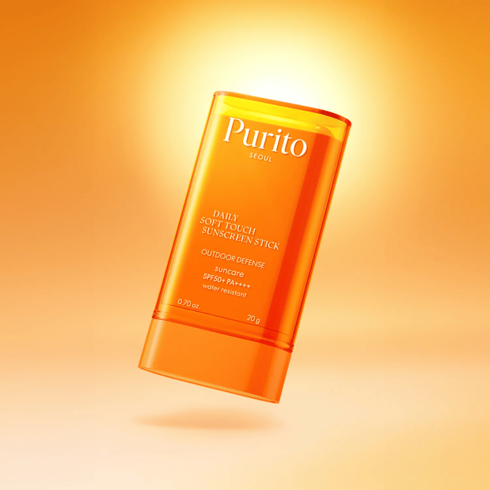 Purito Daily Soft Touch Sunscreen Stick with SPF50+ PA++++ offers water-resistant protection against UVA/UVB. The lightweight formula glides smoothly over the skin without being sticky – perfect for daily outdoor protection.
