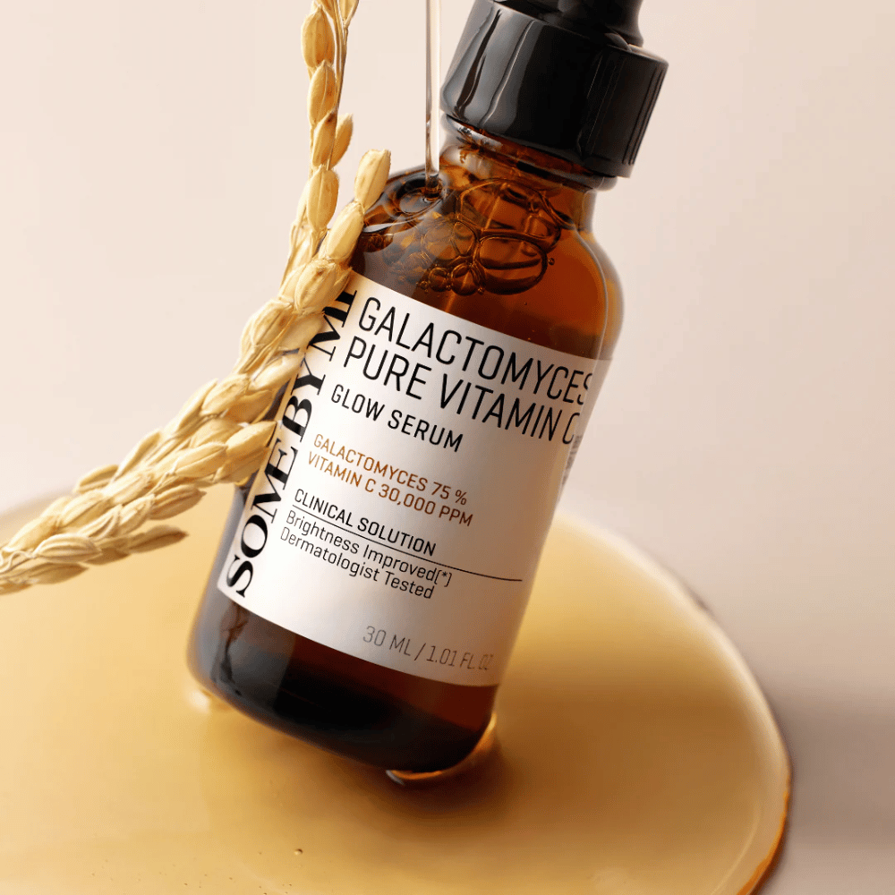 Some By Mi Galactomyces Pure Vitamin C Glow Serum is a powerful solution for enhancing skin radiance and smoothness. With 75% galactomyces extract and 30,000 ppm vitamin C, this serum provides intense brightening and hydration.