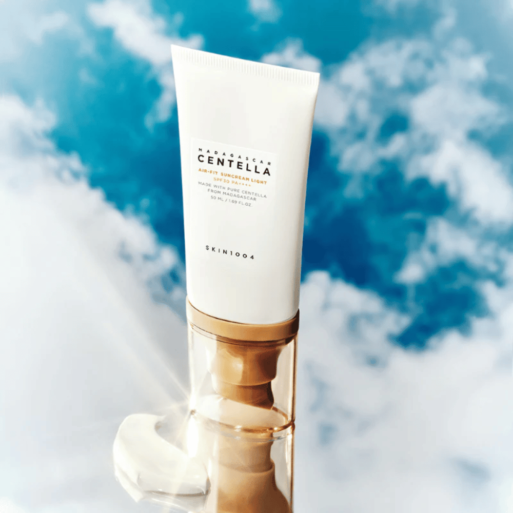 SKIN1004 Madagascar Centella Air-Fit Suncream Light SPF30 PA++++ – light sunscreen with centella asiatica that protects the skin from UV radiation and provides hydration without feeling heavy.