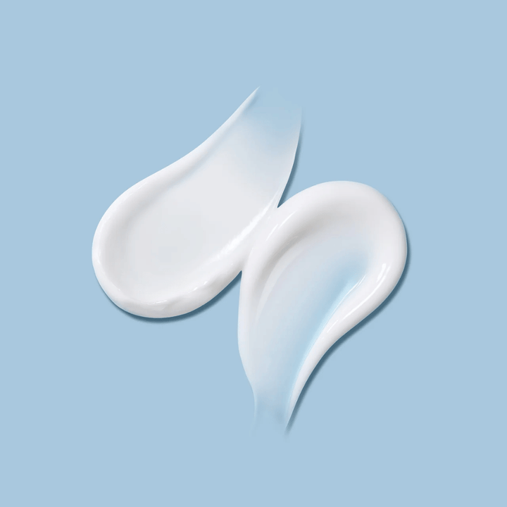 Texture of MADECA Cream Time Reverse Zero – silky and light cream that provides intense hydration without feeling greasy on the skin.