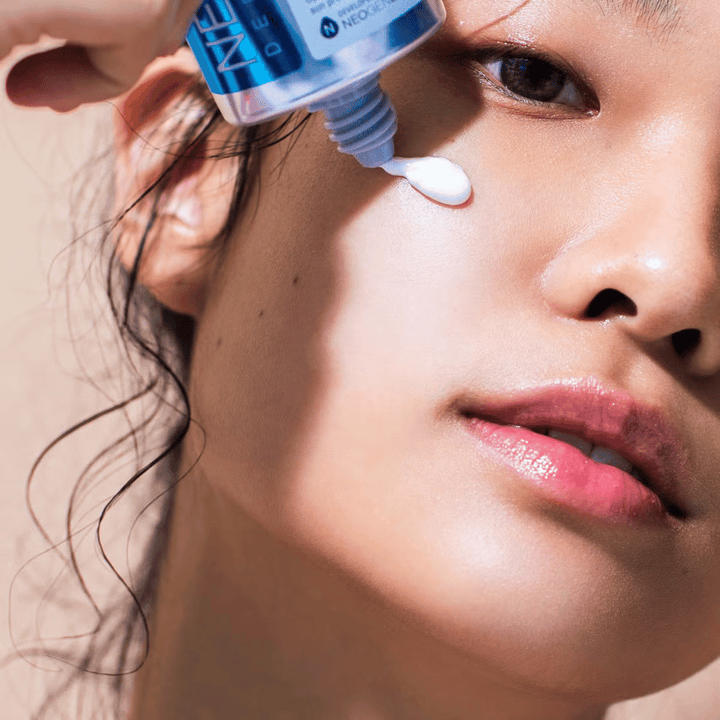 Neogen Dermalogy Day-Light Protection Airy Sunscreen SPF50 50ml – återfuktande koreansk solkräm med bredspektrum UV-skydd, applicerad på huden.