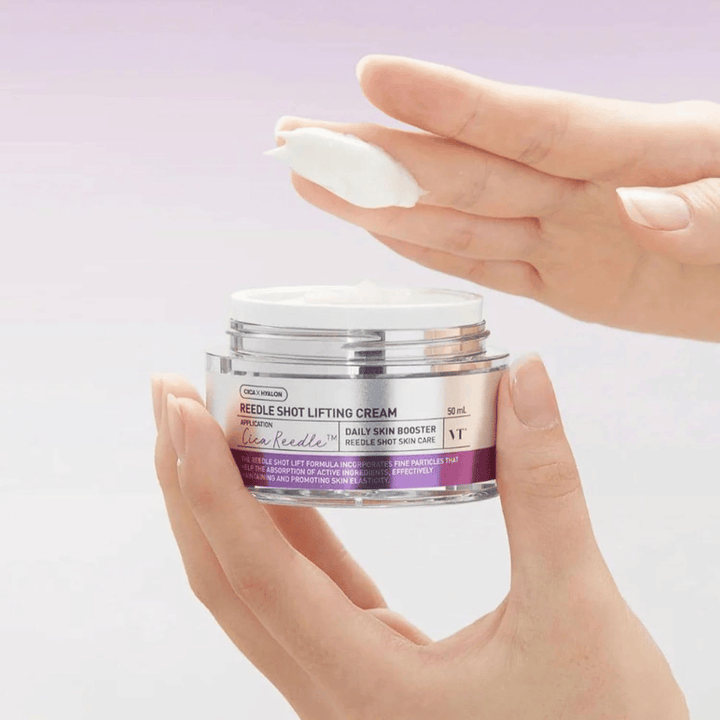 VT Cosmetics Reedle Shot Lifting Cream cream texture is applied to the skin for an anti-aging effect, increased elasticity, and deep hydration.