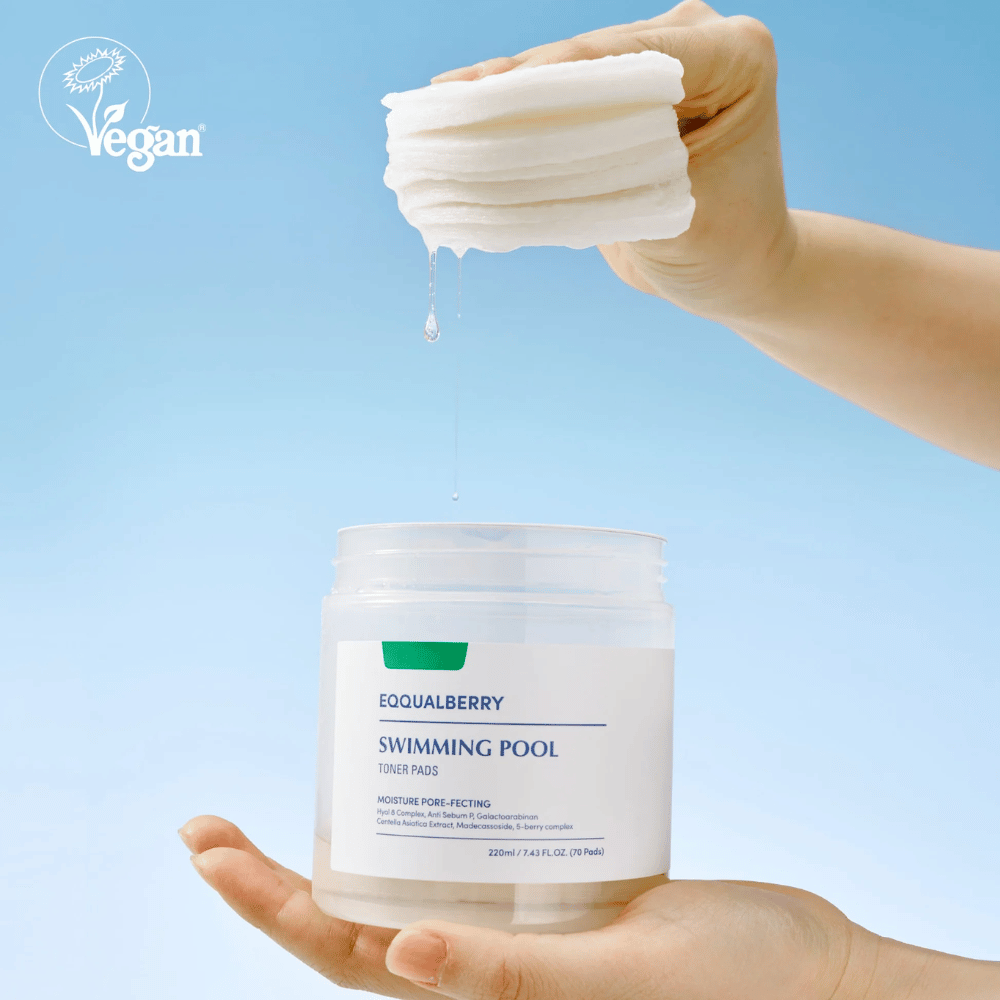 Equalberry Swimming Pool Toner Pads are vegan and moisturizing pads with a dripping serum-rich content – perfect for refreshing and soothing the skin.